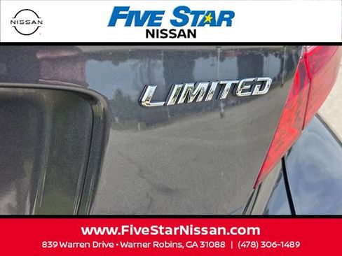 Used 2021 Toyota C-HR Limited FWD image 10