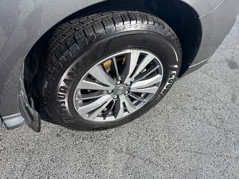 Used 2020 Nissan Pathfinder SL image 27