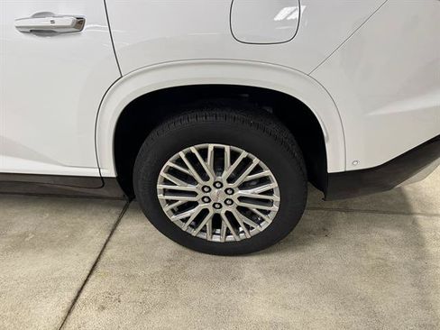 Certified 2026 GMC Acadia Denali w/ Super Cruise Package AWD/4WD image 8