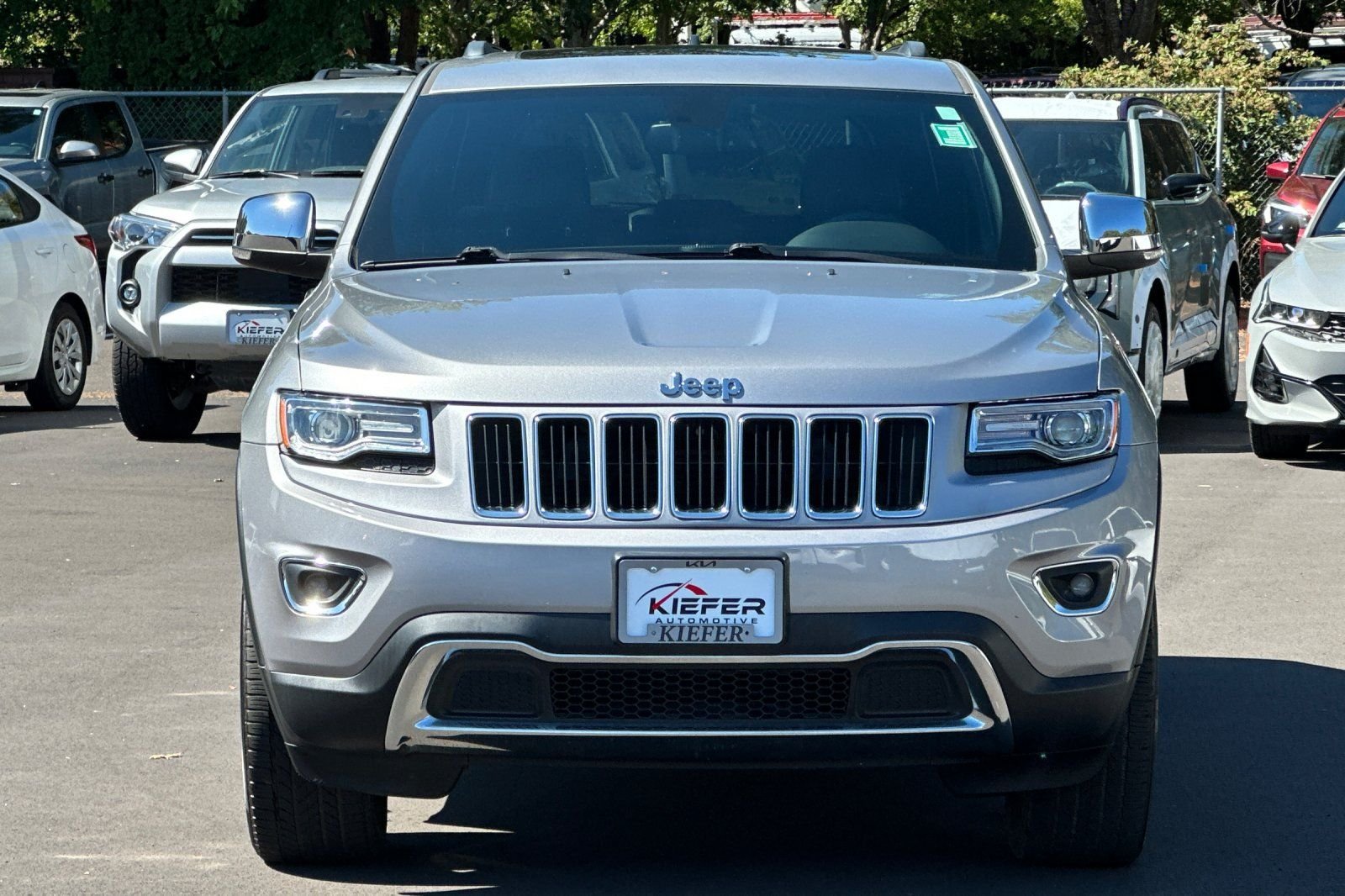 Used 2015 Jeep Grand Cherokee Limited w/ Luxury Group II AWD/4WD image 9