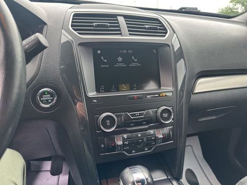 Used 2019 Ford Explorer XLT w/ Equipment Group 202A FWD image 39