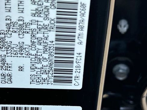 Used 2022 Toyota Tacoma SR5 AWD/4WD image 30