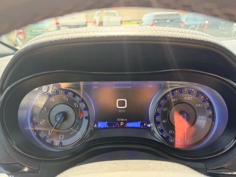 Used 2019 Chrysler 300 S AWD/4WD image 15