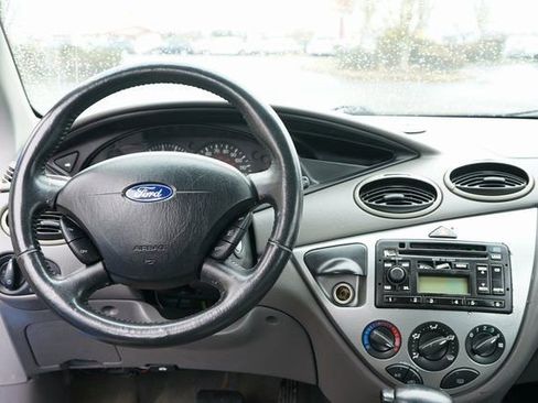 Used 2002 Ford Focus ZX5 Hatchback image 10