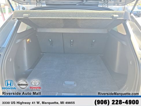 Used 2024 Chevrolet Trax LT w/ Driver Confidence Package FWD image 8