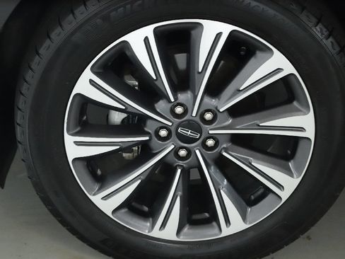 Certified 2022 Lincoln Corsair Reserve w/ Equipment Group 201A AWD/4WD image 39