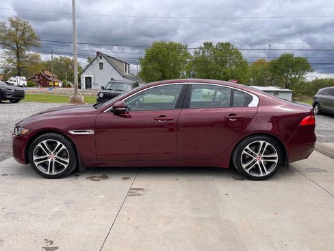 Used 2017 Jaguar XE Premium AWD/4WD image 9