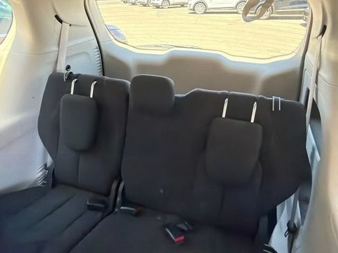 Used 2017 Chrysler Pacifica Touring FWD image 8