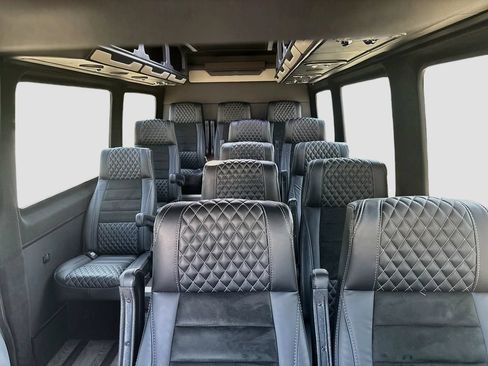 Used 2023 Mercedes-Benz Sprinter 3500 image 26