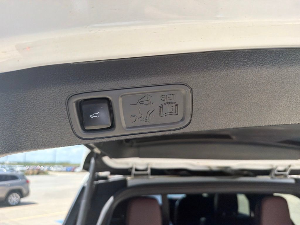 Used 2023 Ford Expedition Limited AWD/4WD image 22