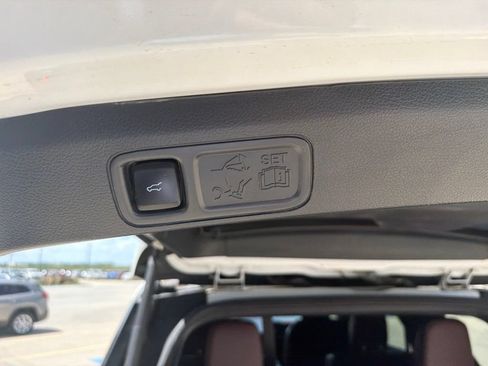 Used 2023 Ford Expedition Limited AWD/4WD image 22