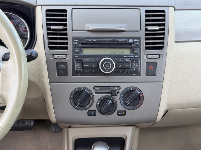 Used 2007 Nissan Versa Hatchback w/ Convenience Pkg FWD image 16