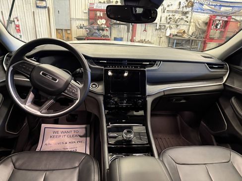 Used 2021 Jeep Grand Cherokee L Limited image 18