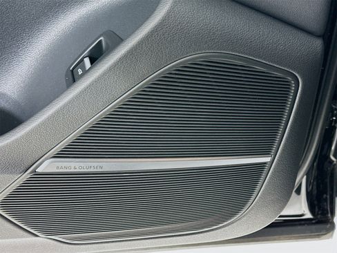 Used 2021 Audi Q8 Premium Plus image 20