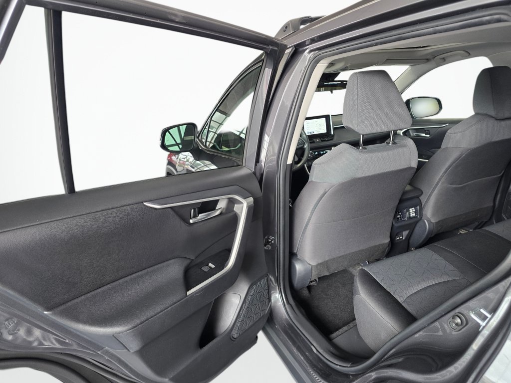 Used 2025 Toyota RAV4 XLE w/ Convenience Package AWD/4WD image 33