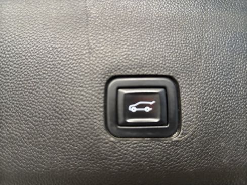 Used 2022 Chevrolet Traverse Premier w/ Redline Edition image 20