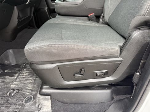 Used 2025 RAM 2500 Big Horn AWD/4WD image 29