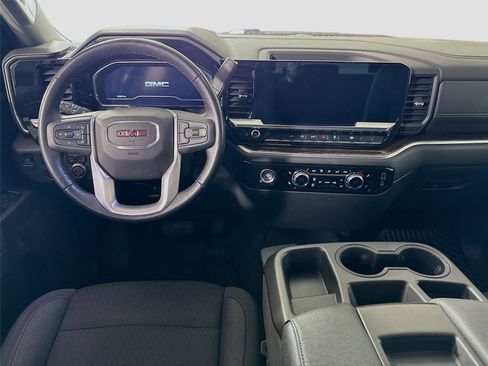 Used 2022 GMC Sierra 1500 Elevation image 2