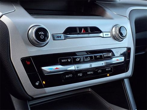 Certified 2022 Ford Explorer XLT w/ Equipment Group 202A image 14