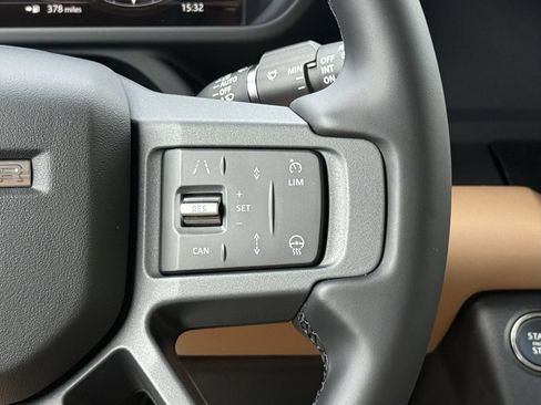 New 2025 Land Rover Defender 110 S image 18