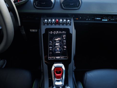 Used 2023 Lamborghini Huracan Tecnica image 37