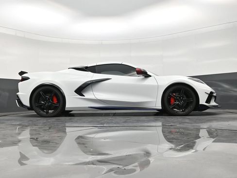 Used 2025 Chevrolet Corvette Stingray Coupe w/ 1LT RWD image 24