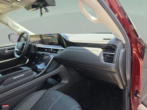 Used 2025 INFINITI QX80 Sensory AWD/4WD image 28