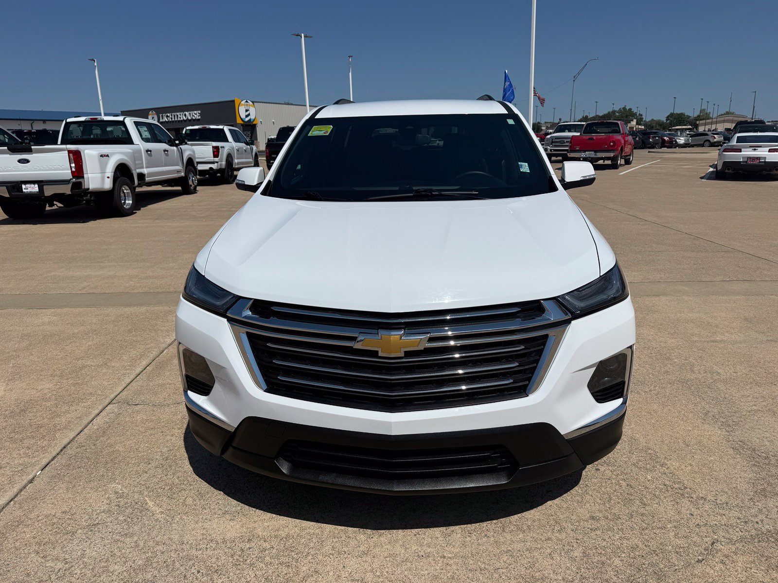 Used 2023 Chevrolet Traverse LT FWD image 2