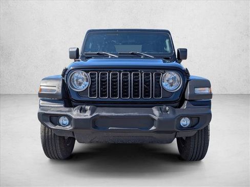 Used 2025 Jeep Wrangler Sport AWD/4WD image 2
