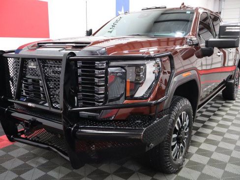 Used 2024 GMC Sierra 2500 Denali Ultimate AWD/4WD image 3