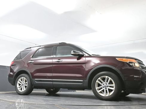 Used 2011 Ford Explorer XLT w/ 202A Rapid Spec Order Code AWD/4WD image 24
