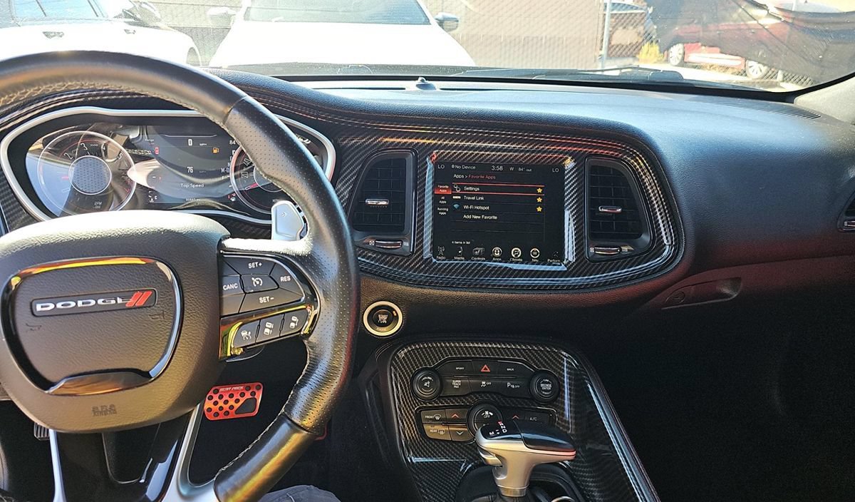 Used 2015 Dodge Challenger R/T Scat Pack w/ Leather Interior Group RWD image 11