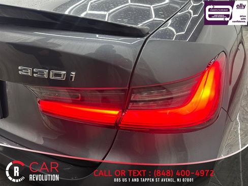 Used 2020 BMW 330i xDrive Sedan w/ Driving Assistance Package image 43