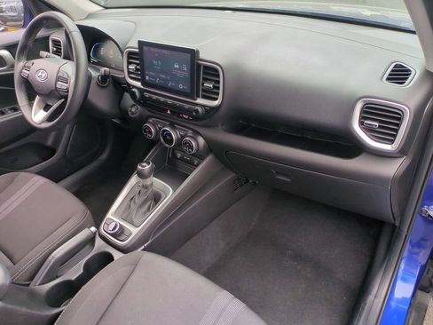 Used 2025 Hyundai Venue SEL FWD image 26
