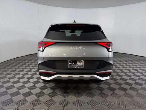 Used 2024 Kia Sportage LX image 7