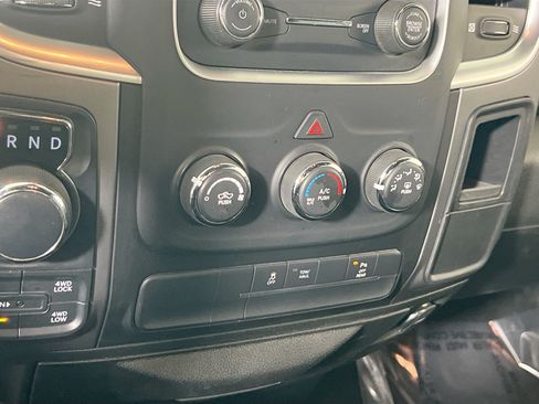 Used 2022 RAM 1500 Classic Warlock AWD/4WD image 15