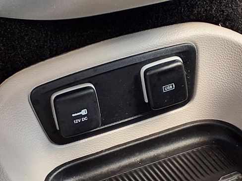 Used 2020 Chrysler Pacifica Touring-L Plus w/ Tire & Wheel Group image 23