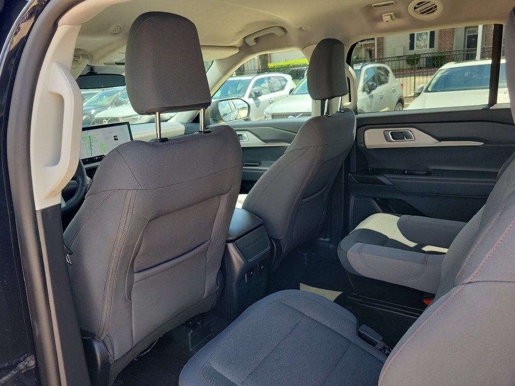Used 2026 Ford Explorer Active AWD/4WD image 18