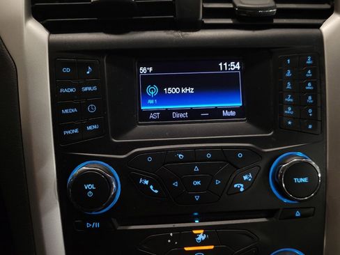 Used 2014 Ford Fusion SE image 25