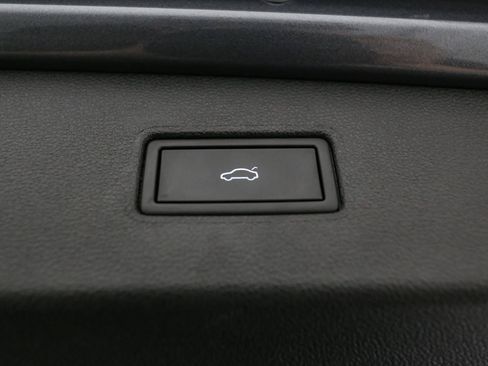 Used 2022 Volkswagen Tiguan SE AWD/4WD image 15