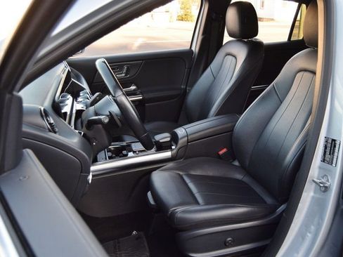 Used 2021 Mercedes-Benz GLA 250 4MATIC w/ Premium Package image 19