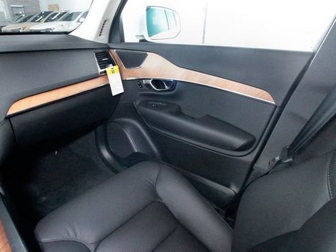 Certified 2025 Volvo XC90 B6 Plus w/ Protection Package Premier image 6