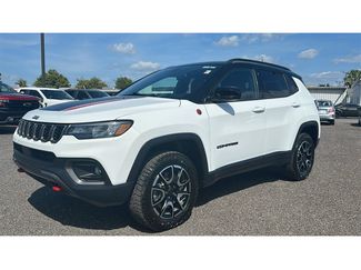 Used 2025 Jeep Compass Trailhawk w/ Sun & Sound Group AWD/4WD video 1