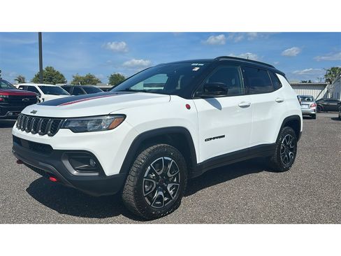 Used 2025 Jeep Compass Trailhawk w/ Sun & Sound Group AWD/4WD image 1