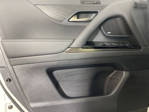 Certified 2024 Lexus LX 600 4WD w/ Luxury Package image 26