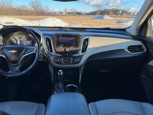Used 2019 Chevrolet Equinox Premier image 16