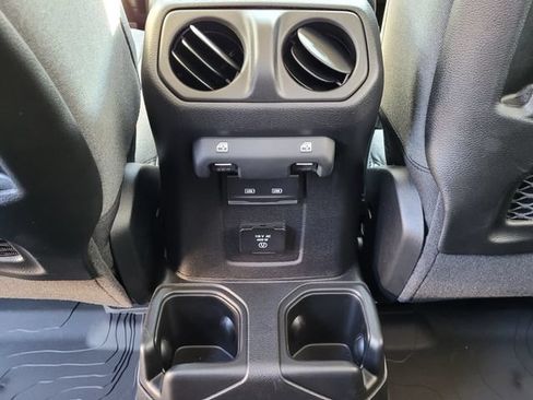 New 2025 Jeep Gladiator Rubicon w/ Convenience Group AWD/4WD image 12