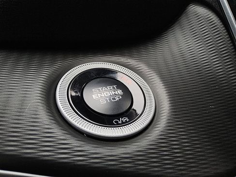 New 2025 Jeep Grand Cherokee Altitude image 31