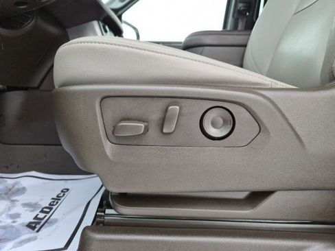 Certified 2024 Chevrolet Suburban Z71 w/ Luxury Package image 18