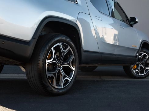 Used 2022 Rivian R1T Launch Edition image 42